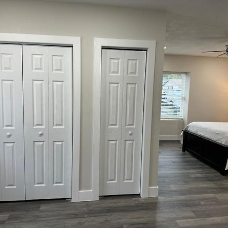 Deluxe Apartment Whit Laundry Tampa Bagian luar foto