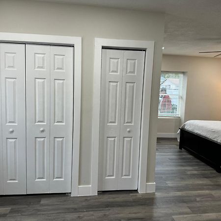 Deluxe Apartment Whit Laundry Tampa Bagian luar foto