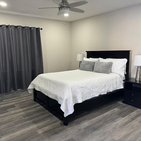 Deluxe Apartment Whit Laundry Tampa Bagian luar foto