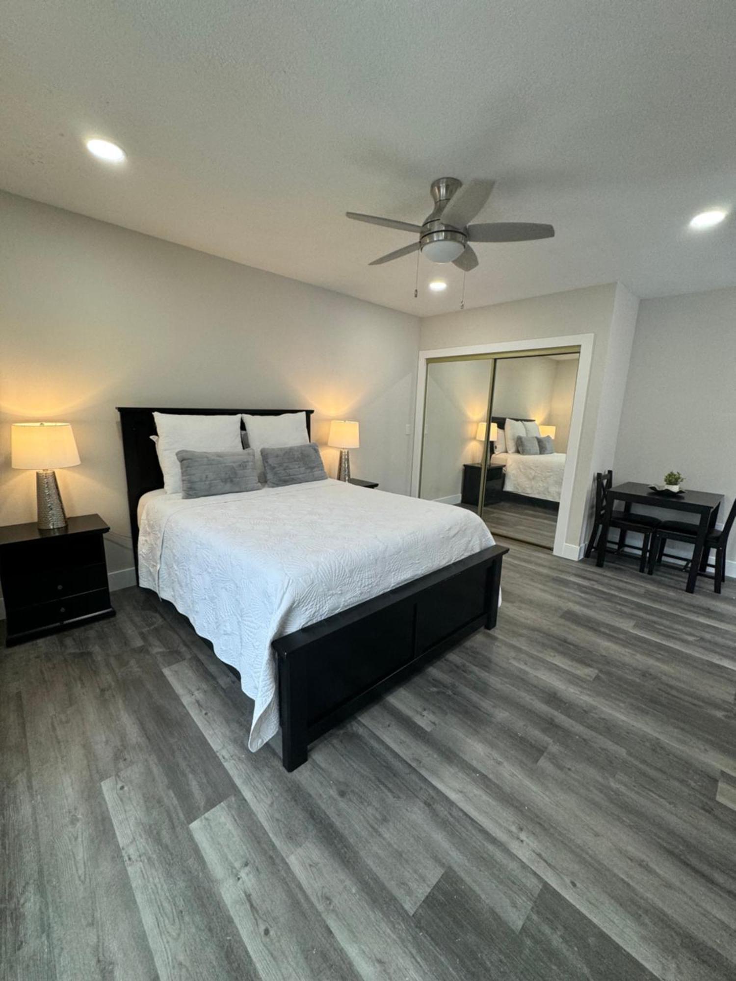 Deluxe Apartment Whit Laundry Tampa Bagian luar foto