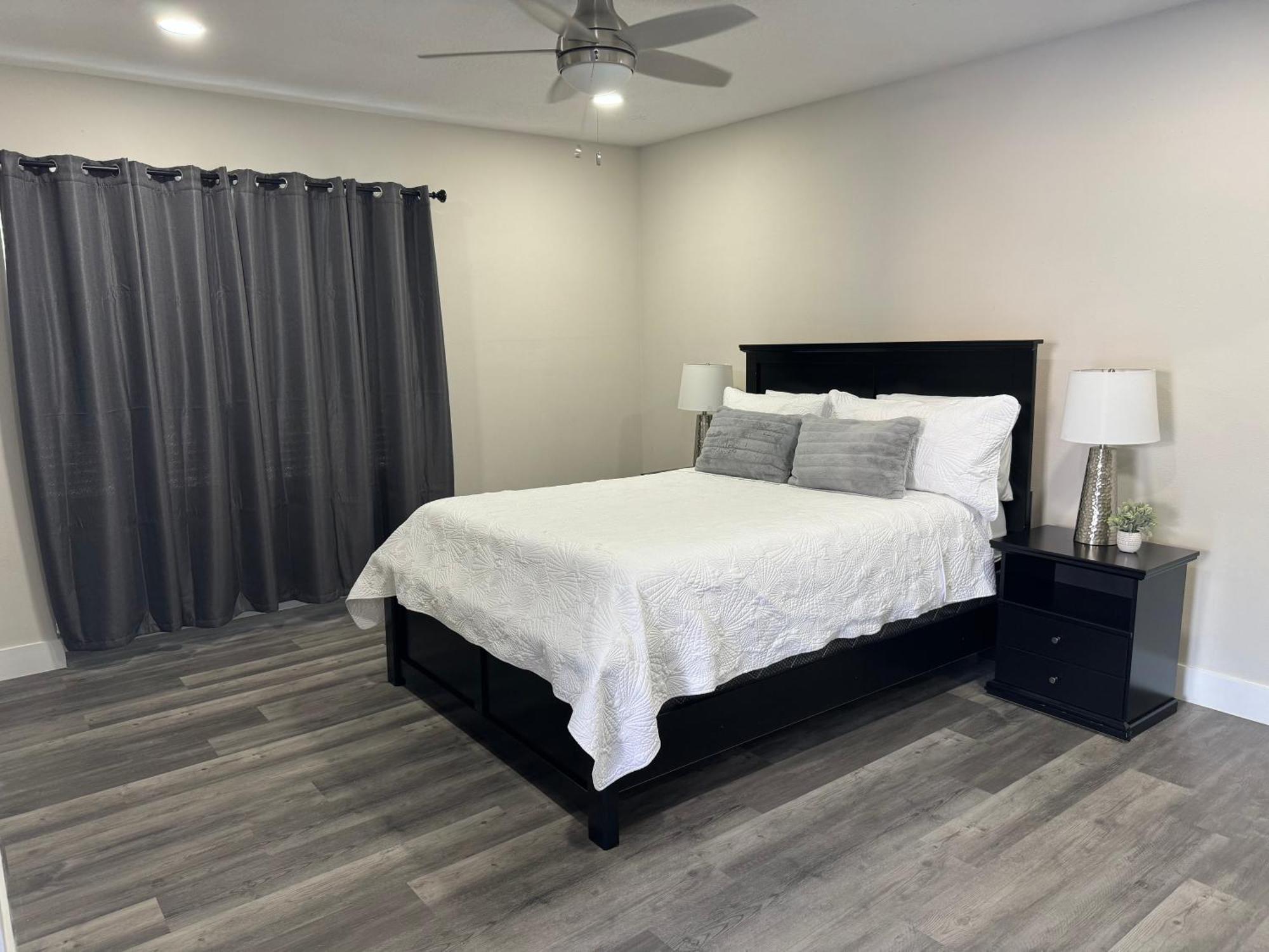 Deluxe Apartment Whit Laundry Tampa Bagian luar foto